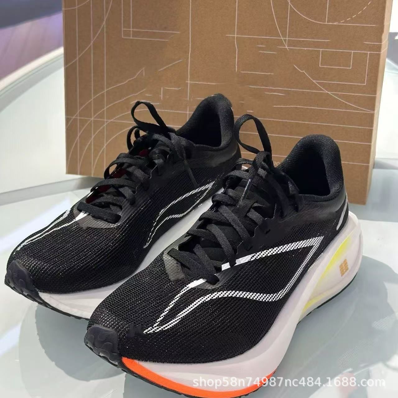新しい超軽量メンズスポーツシューズ軽量で通気性のあるメンズシ - Men'S Training Shoes のレビューと価格