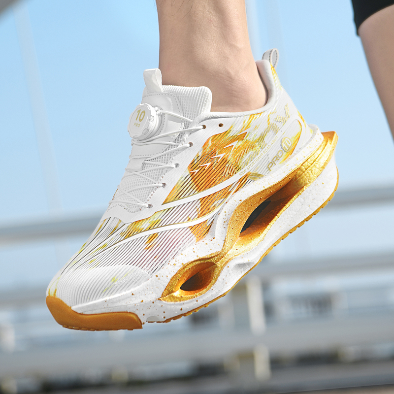 メンズ カーボンプレート ランニングシューズ プロフェッショ - Men'S Training Shoes のレビューと価格